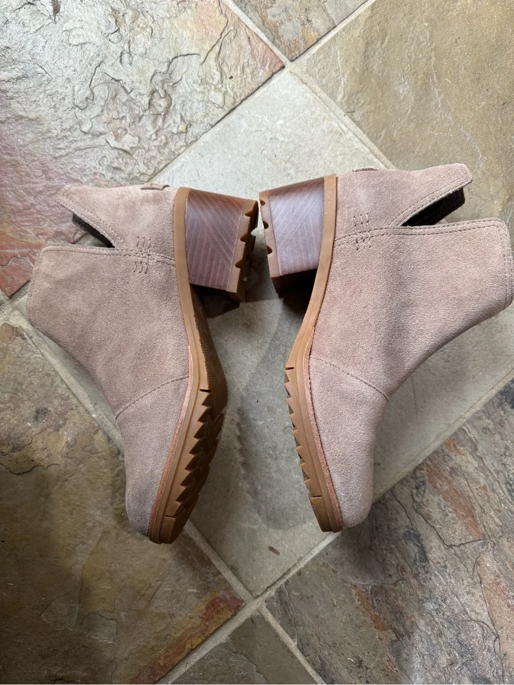 SOREL Cate Cut-Out Waterproof Suede Booties Ash Brown Size 6.5 Pristine
